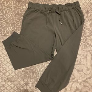 Lululemon On the Fly Crop Joggers